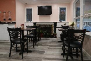 Moosup Elite Inn מראה חיצוני תמונה
